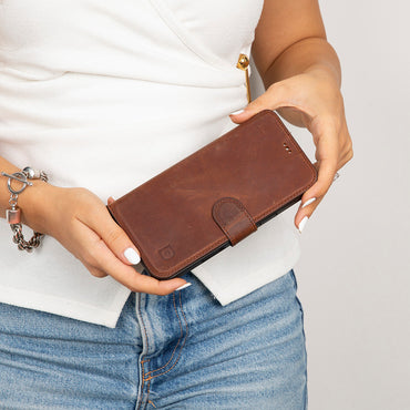 Magic iPhone 17 Pro Detachable Leather Wallet Case