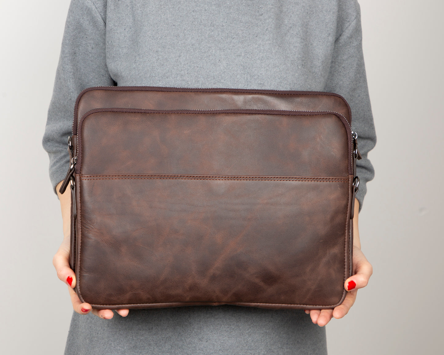 Awe Slim Leather Laptop / Tablet Bag