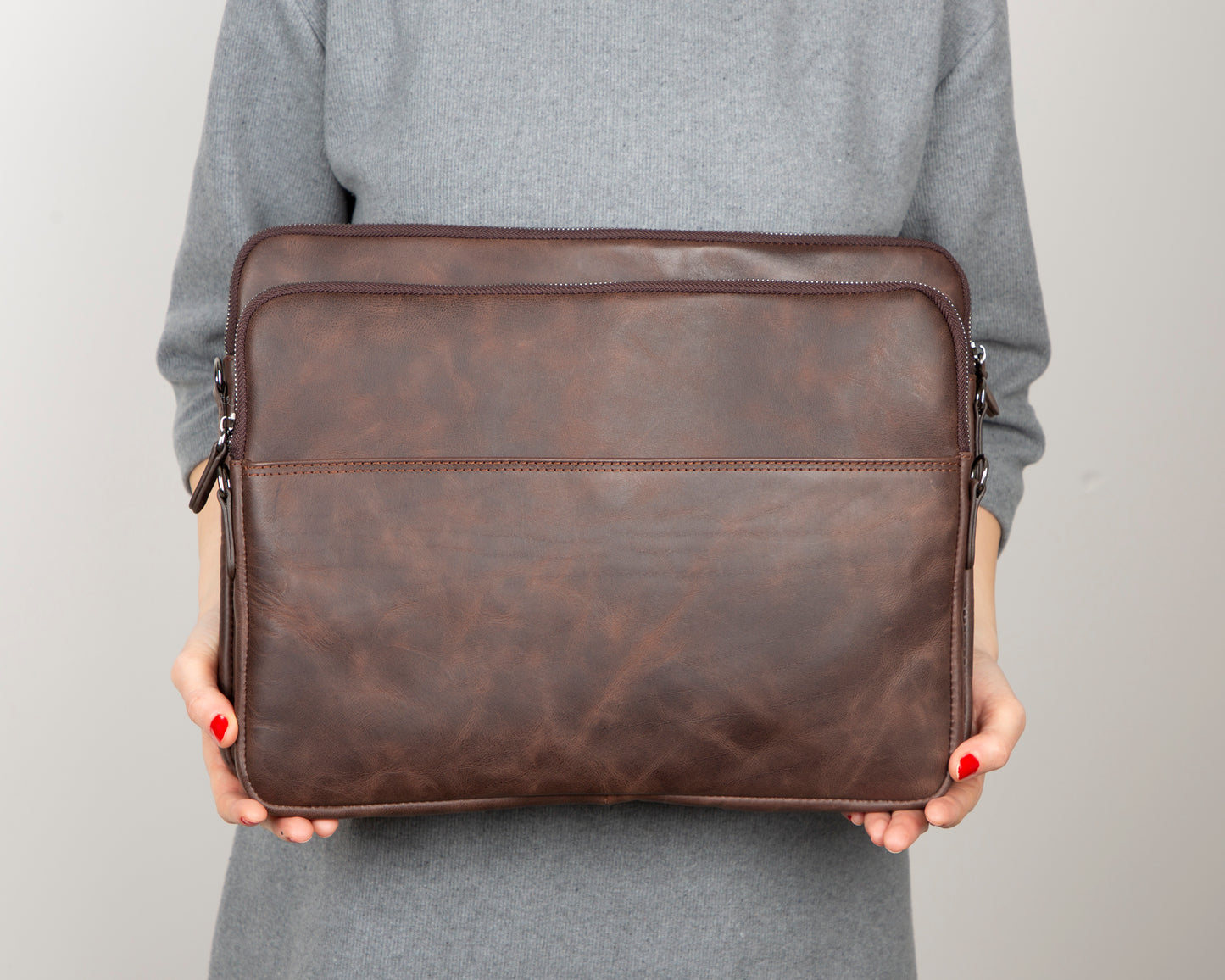 Awe Slim Leather Laptop / Tablet Bag