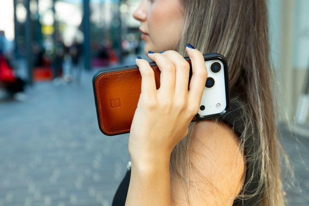 Magic iPhone 17 Pro Detachable Leather Wallet Case