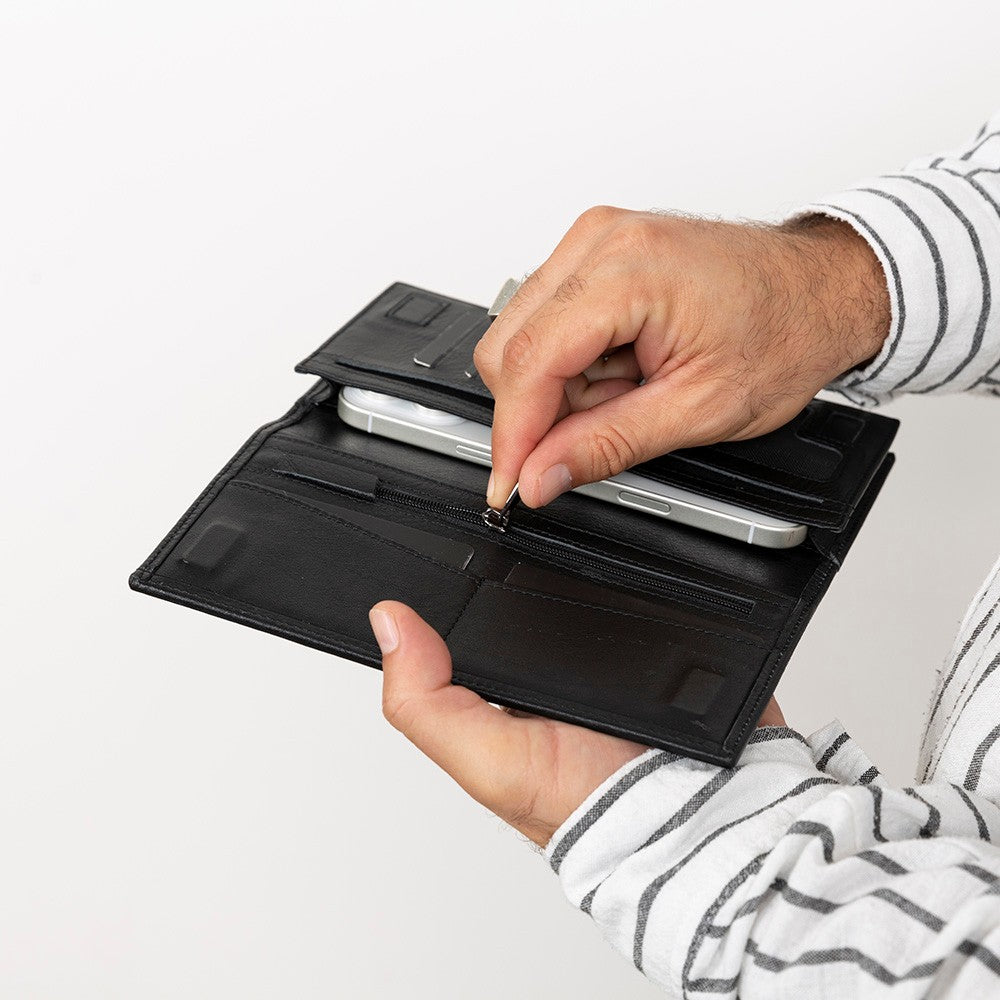 Tenuta Leather Universal Wallet