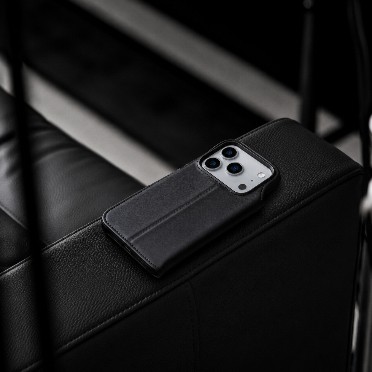 Elite Magic iPhone 17 Pro Leather Detachable Wallet Case