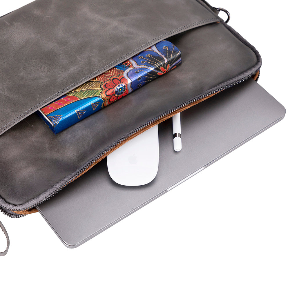 Leeds Slim Leather Laptop / Tablet Sleeve