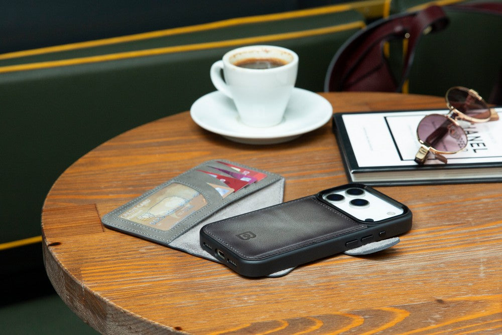Magic iPhone 17 Pro Detachable Leather Wallet Case
