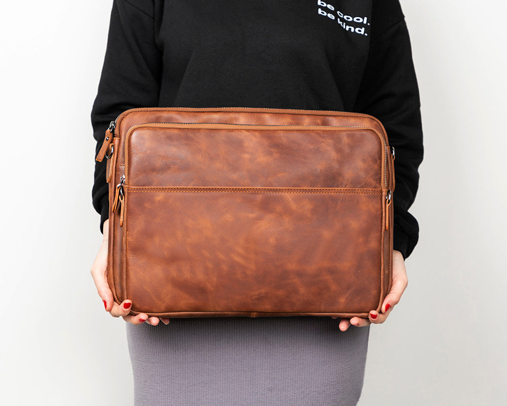 Leeds Slim Leather Laptop / Tablet Sleeve